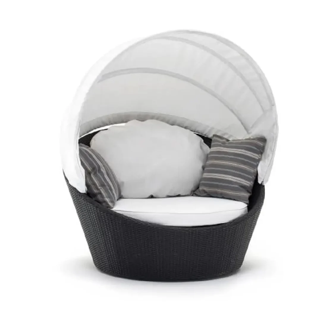 Cliffton-Day-bed-with-cover